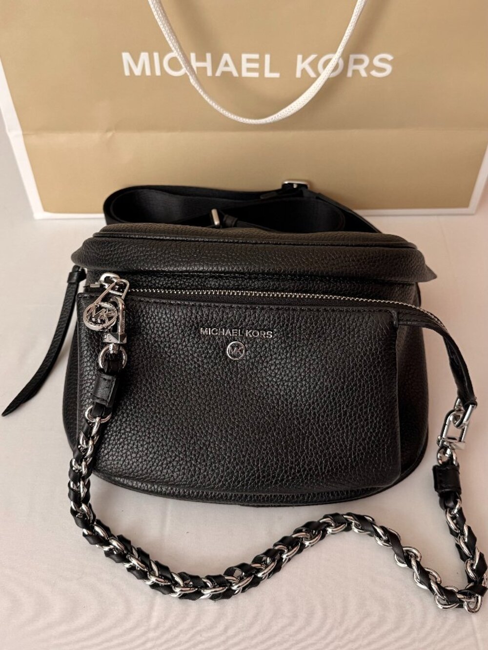 Michael Kors Slater Medium Slingpack